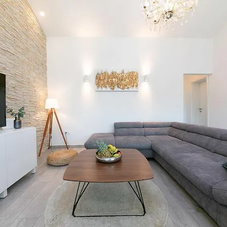 Apartment Adrijana