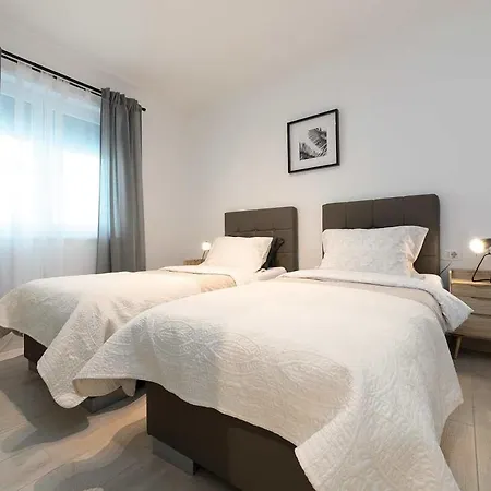 Apartment Adrijana